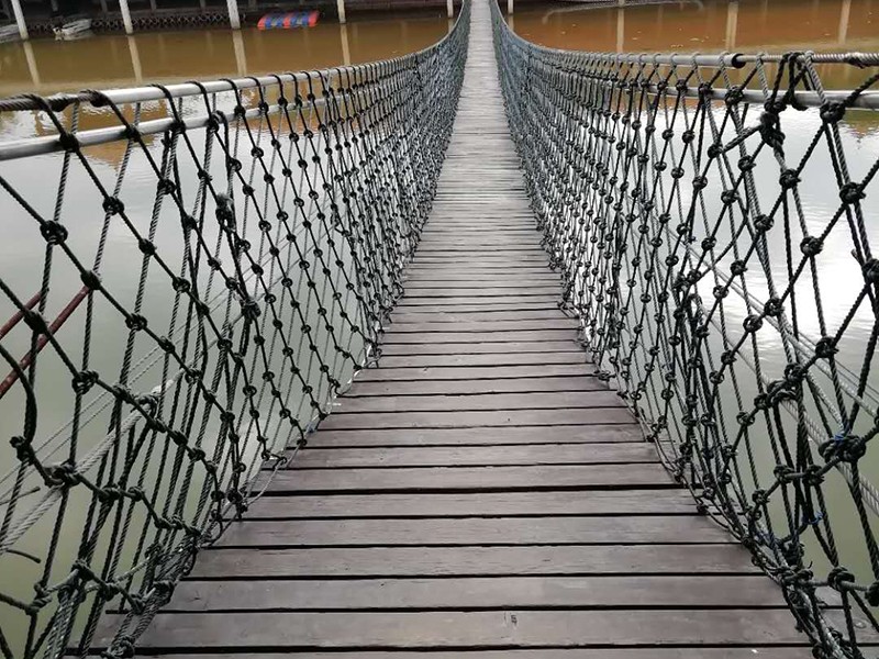 木質(zhì)吊橋